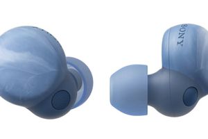 Sony представила нові навушники – з перероблених пляшок з-під води фото